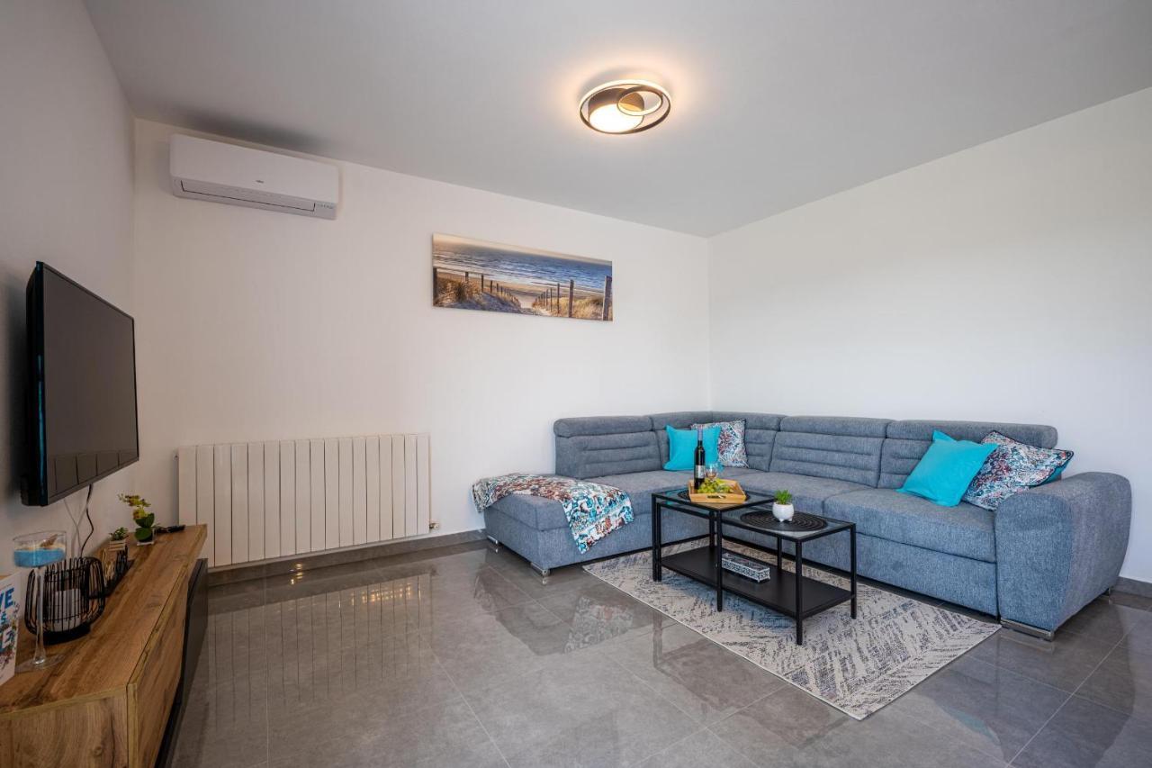 Domus Alba Apartments PUY Eksteriør bilde