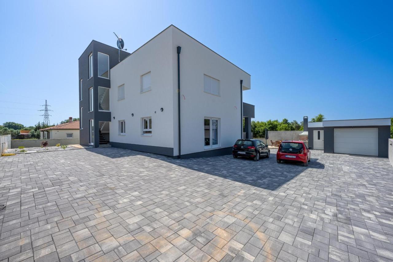 Domus Alba Apartments PUY Eksteriør bilde