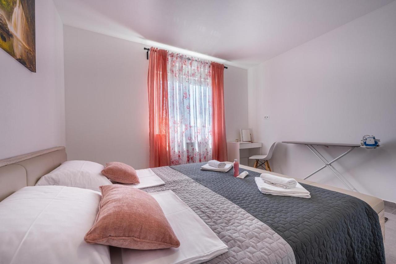 Domus Alba Apartments PUY Eksteriør bilde