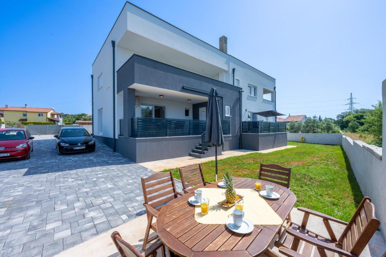 Domus Alba Apartments PUY Eksteriør bilde
