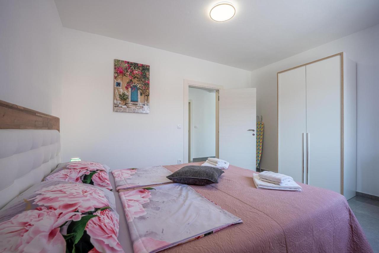 Domus Alba Apartments PUY Eksteriør bilde