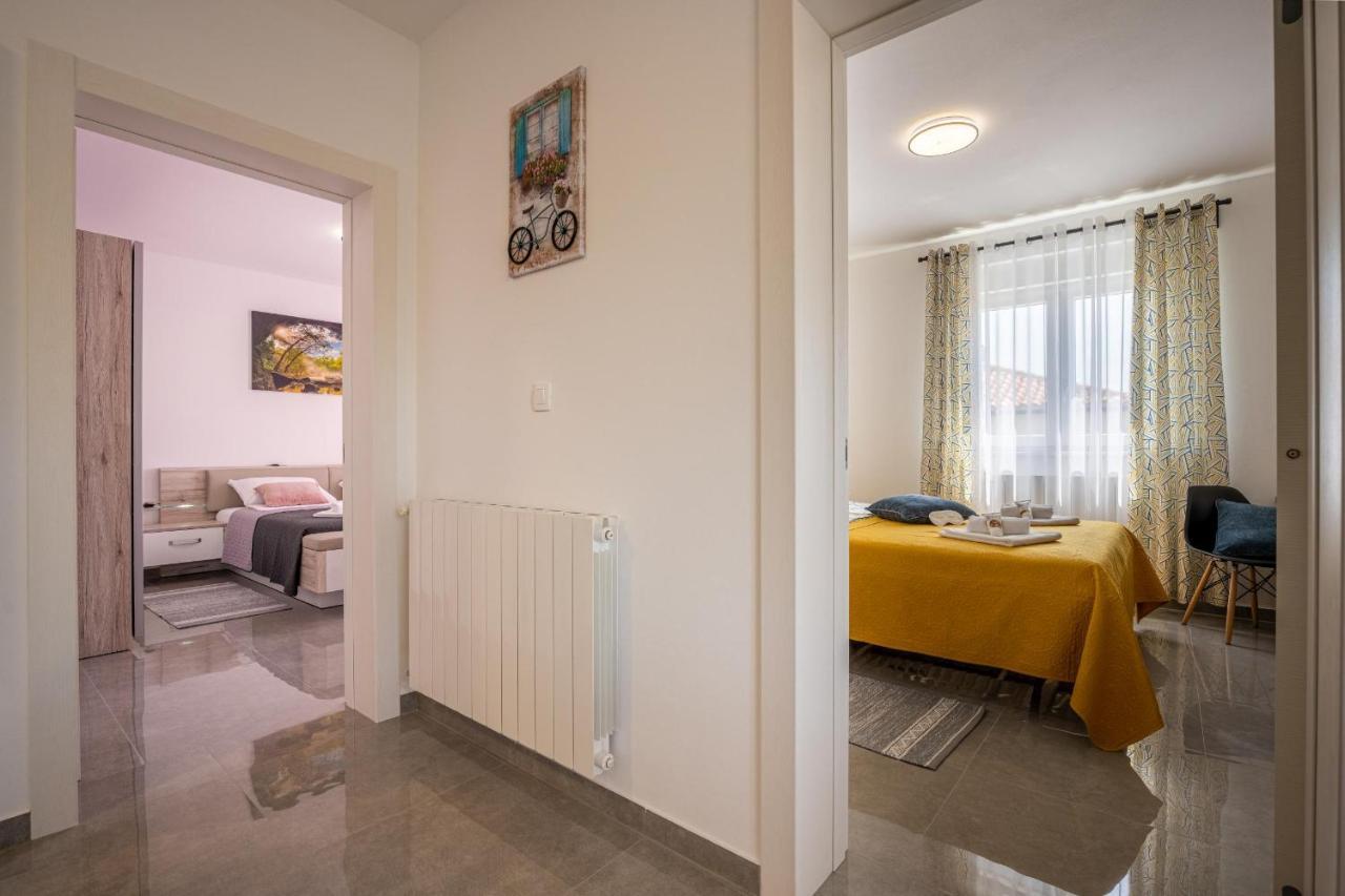 Domus Alba Apartments PUY Eksteriør bilde