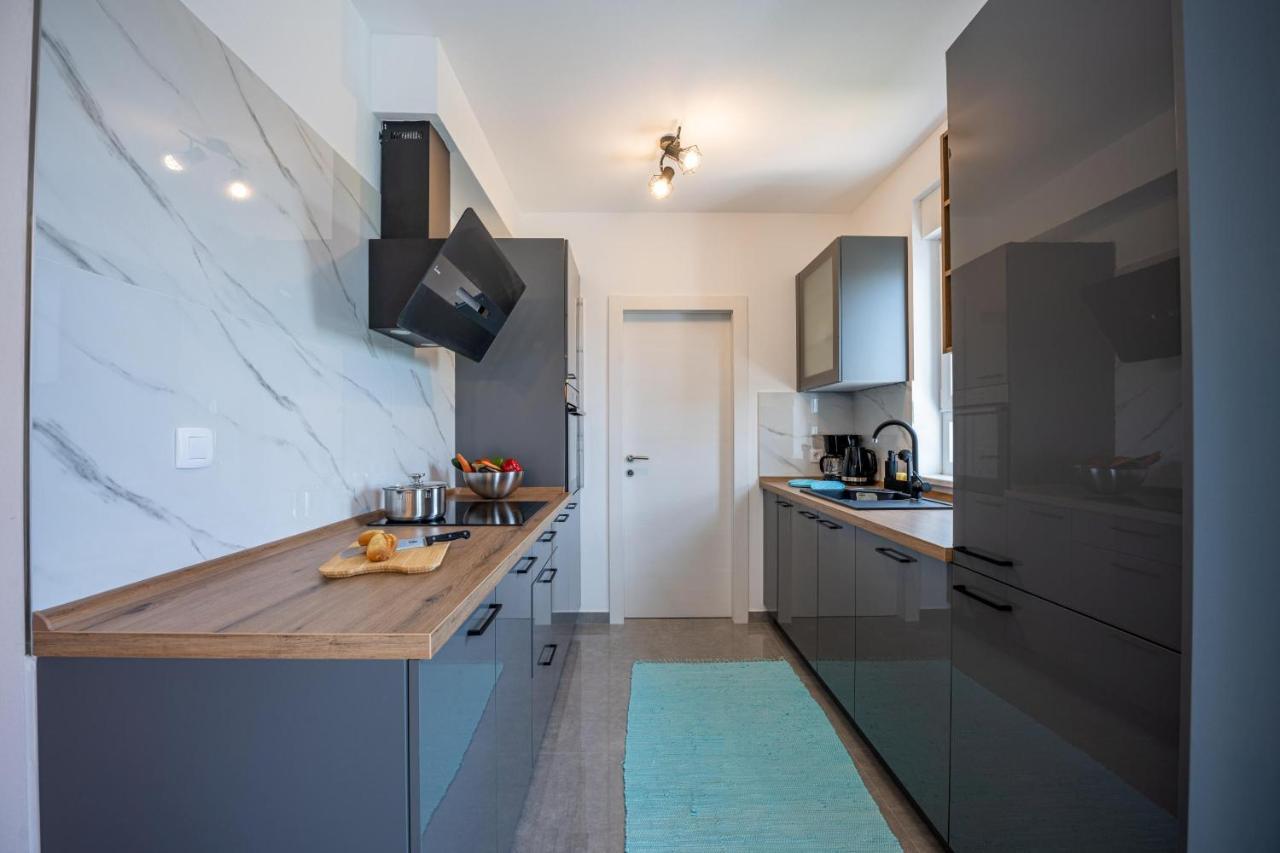 Domus Alba Apartments PUY Eksteriør bilde