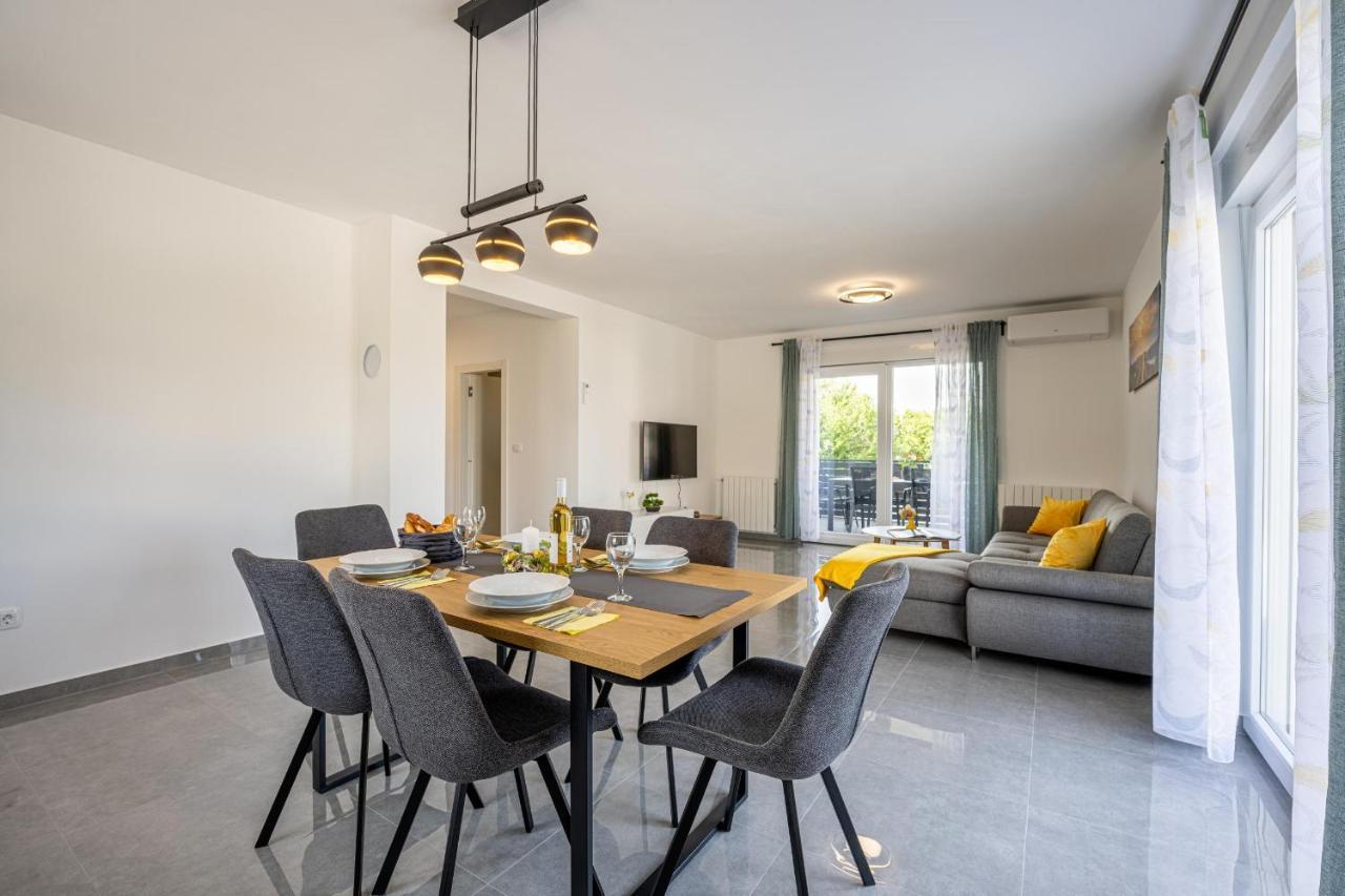 Domus Alba Apartments PUY Eksteriør bilde